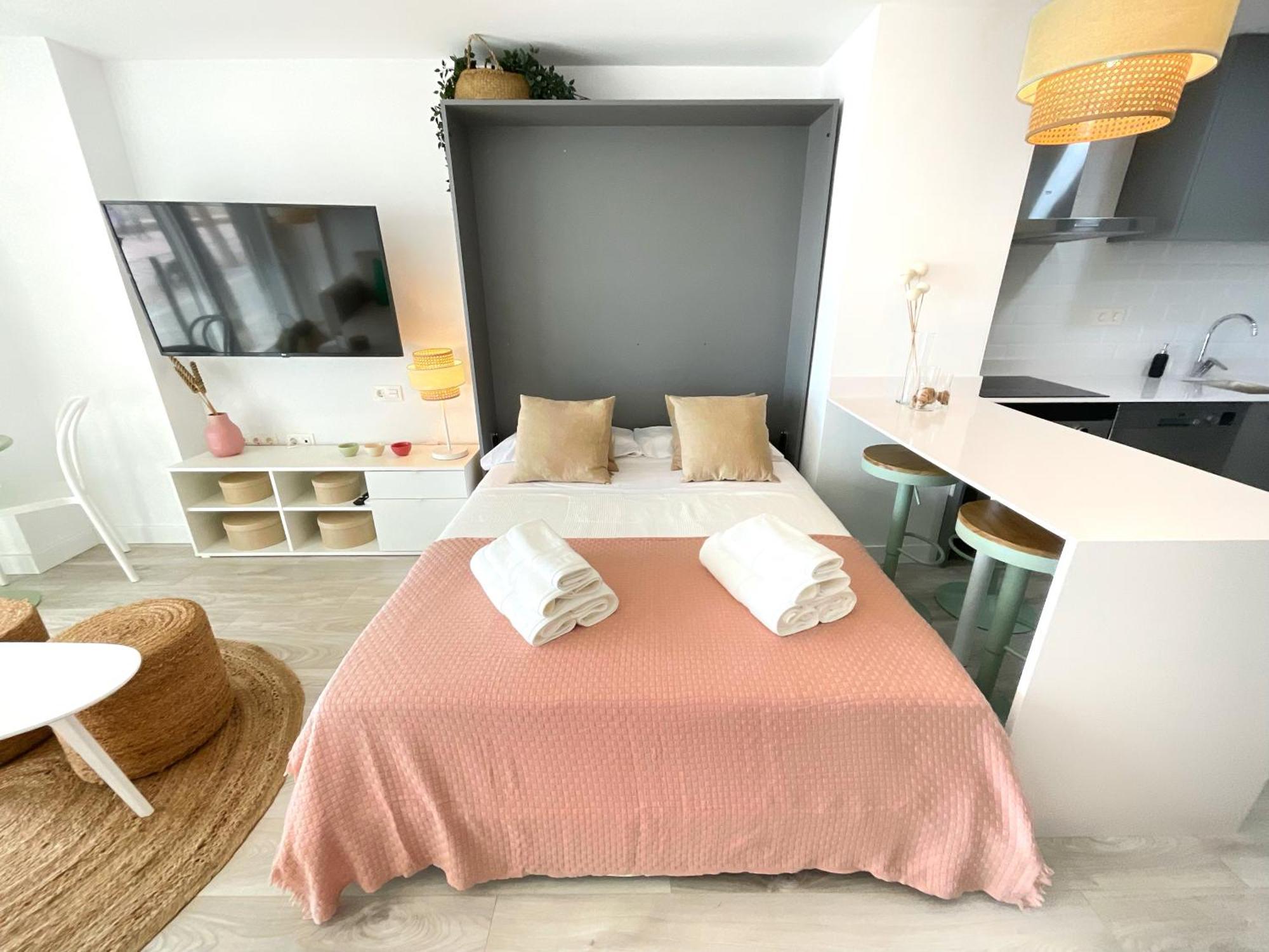 Cs7 Kaleria Suites Almería Eksteriør billede