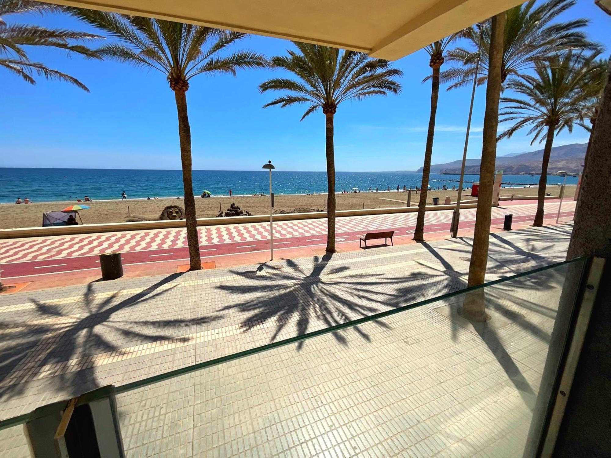 Cs7 Kaleria Suites Almería Eksteriør billede