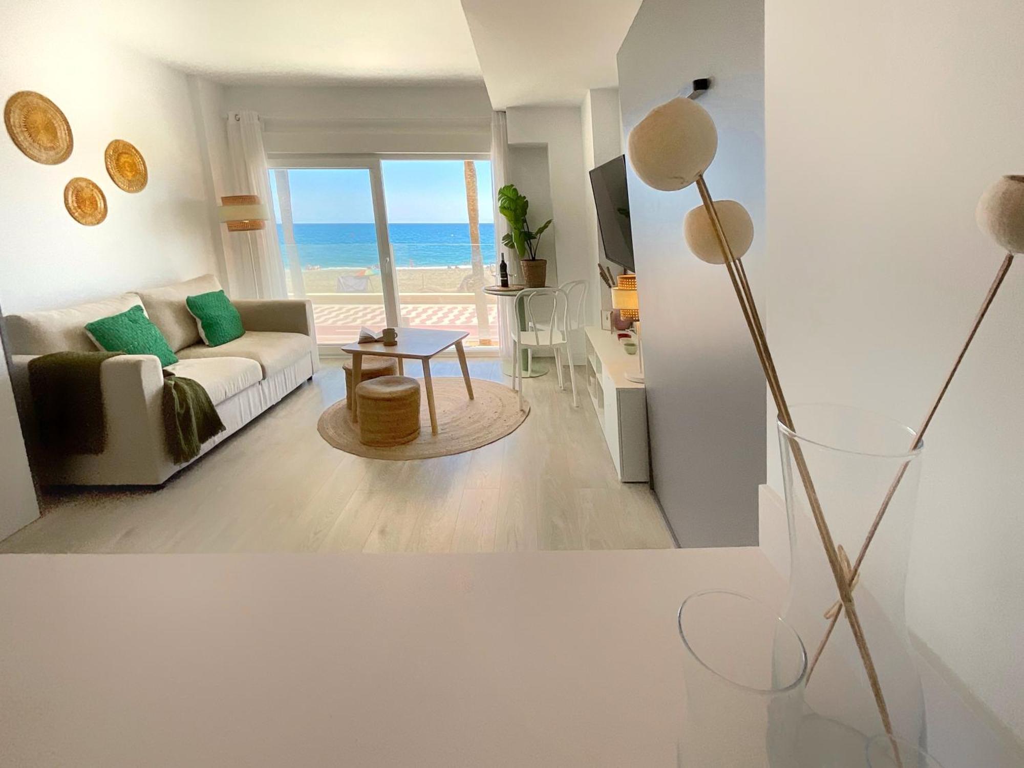 Cs7 Kaleria Suites Almería Eksteriør billede